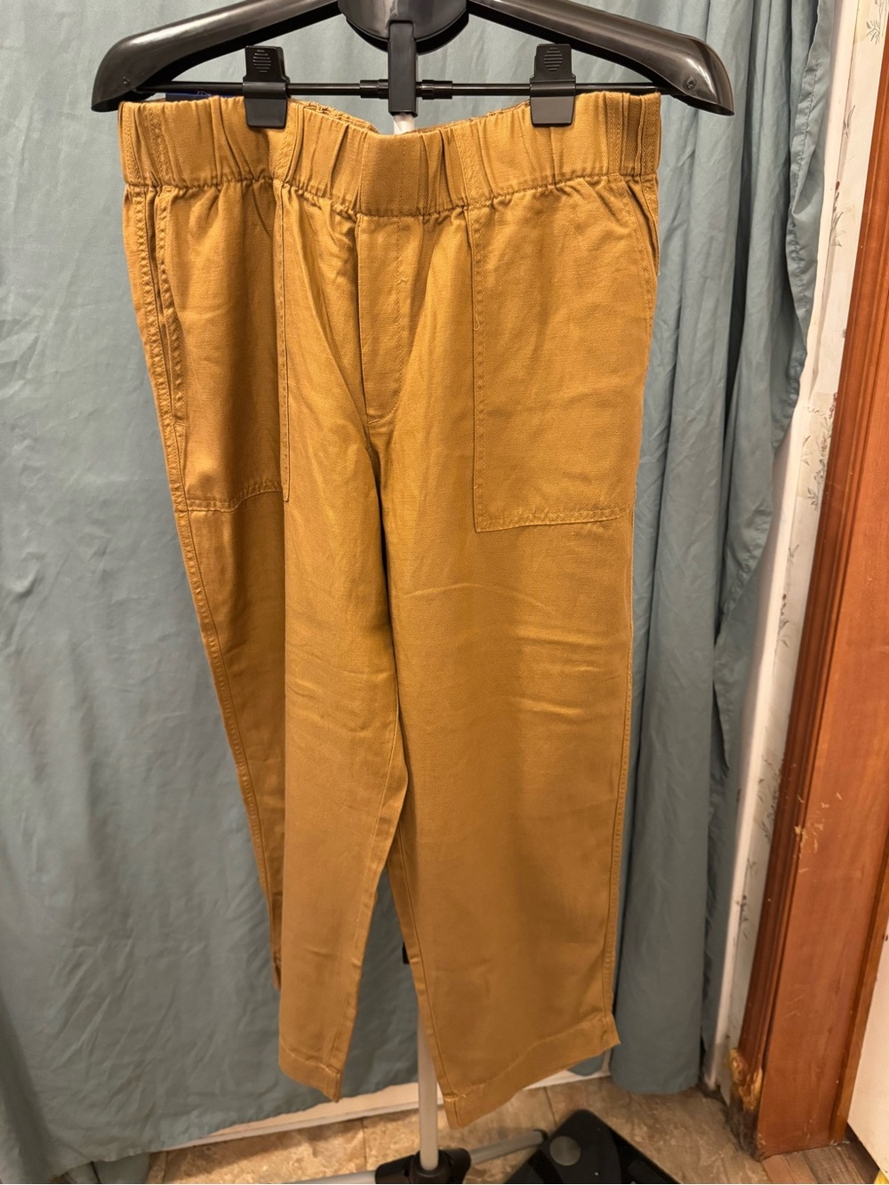 Banana Republic Women’s Tapered Crop Pants Tan Size Large L NWT 25.5” Inseam